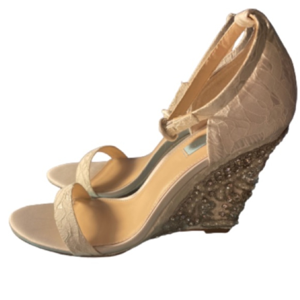 Betsey Johnson NWT size 11 ladies shoe